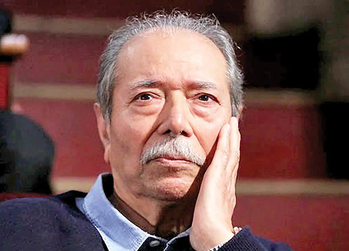 واکنش علی نصیریان، به مجسمه‌ی خودش در "خانه‌ هنرمندان"