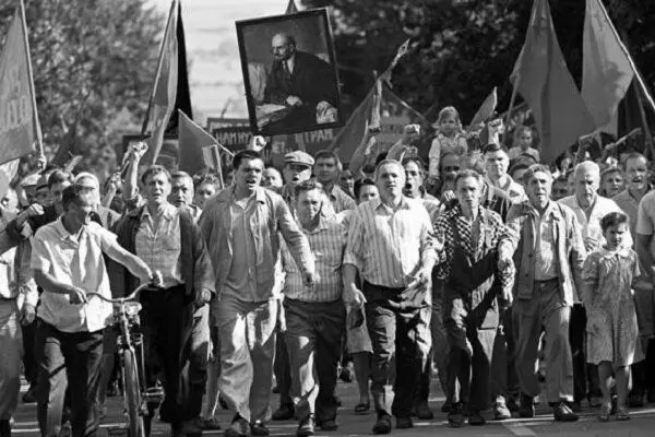 روسیه با «رفقای عزیز!» راهی اسکار ۲۰۲۱ می‌شود