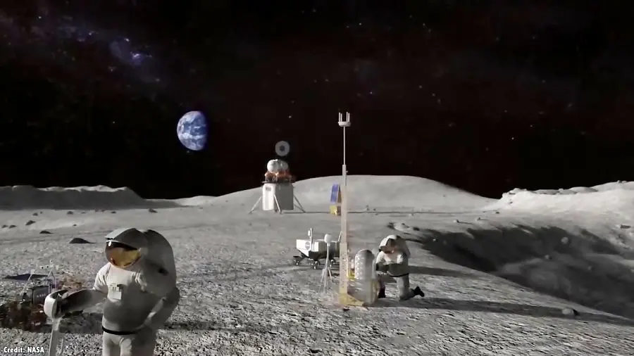 اولین زن به ماه می‌رود/ ناسا هالیوودی شد