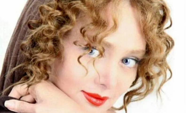 حرف‌های جنجالی شهره قمر: کرونا یک شایعه جهانی است