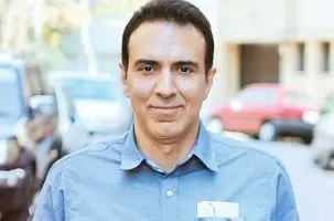 چرا مزدک میرزایی مهاجرت کرد؟