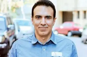 چرا مزدک میرزایی مهاجرت کرد؟