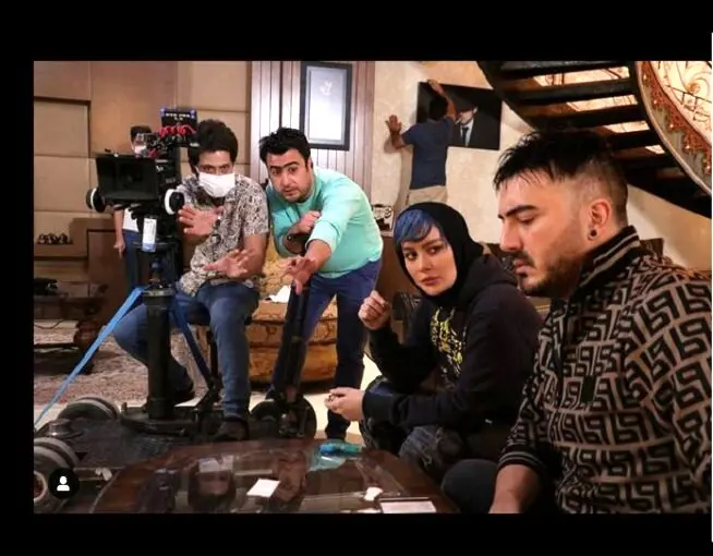تصاویر پشت صحنه فیلم «اتومبیل» با حضور سحر قریشی و عمو اکبر