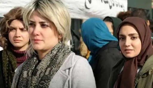 دعوای شبانه بر سرِ نمایش کلاه‌گیس در تلویزیون