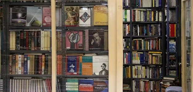 گشتی در پاساژ محبوب کتاب‌خوان‌های پایتخت/ اینجا بهشت کتابخوان‌هاست