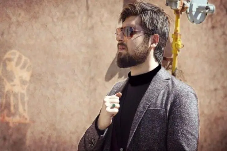 حامد زمانی، خواننده «مرگ بر آمریکا» به دلیل حمله قلبی در بیمارستان بستری شد/ عکس