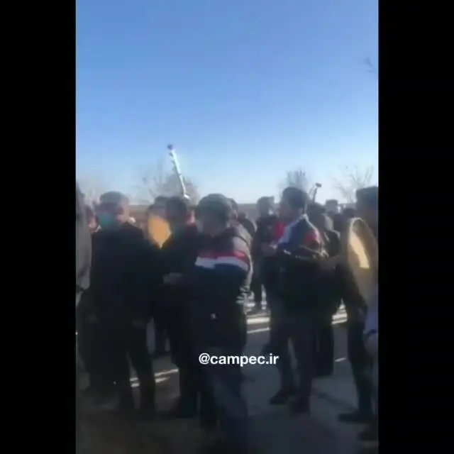 مراسم خاکسپاری متفاوت همسر نسيم ادبی همراه با دف نوازی