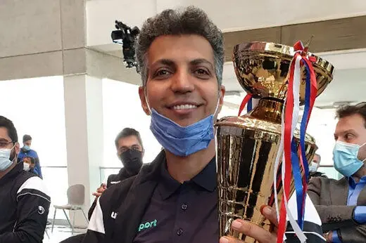 عذرخواهی عادل به خاطر یک اشتباه/ عکس