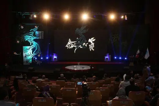 سانسور تصاویر بهروز وثوقی و ناصر ملک‌مطیعی در پخش زنده شبکه نمایش