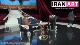 شوخی جنجالی اکبر عبدی با شریفی‌نیا/ گوشی‌اش را مریم برمی‌دارد!