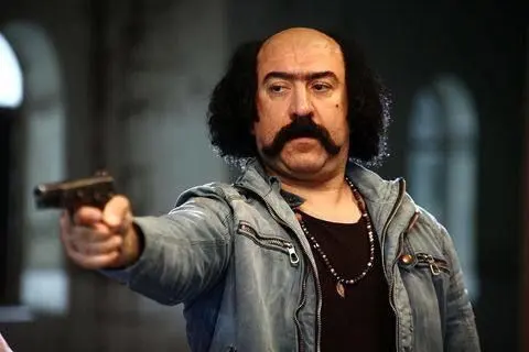 گریم متفاوت علی انصاریان در فیلم سینمایی «بانک زده‌ها»