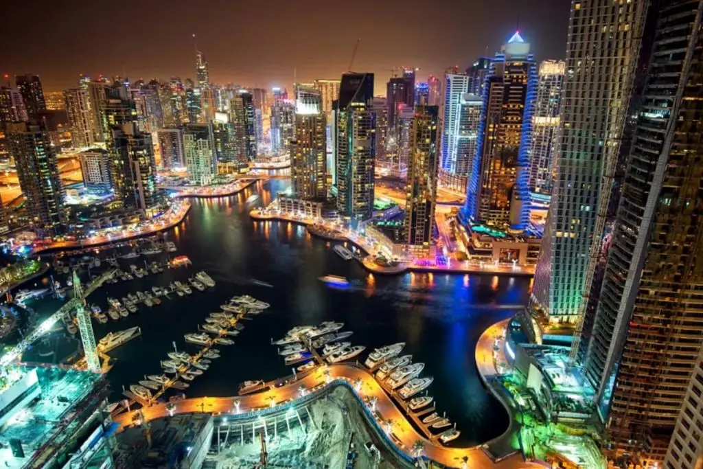 امارات صدور ویزا برای ایرانی‌ها را متوقف کرد
