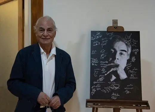 اشک‌های علی رفیعی، در مراسم بزرگداشتش/ عکس