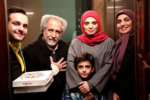 خنده‌های فرخنده و خانواده‌اش/ کمدی به سبک ایرانی