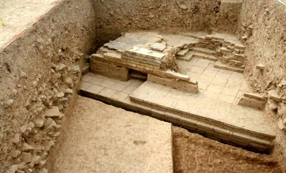 کشف دروازه کوروش در نزدیکی تخت جمشید