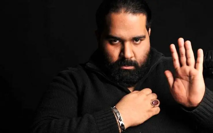 خواننده معروف، جایگزین امیرحسین صدیق