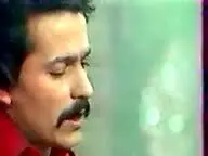اجرای دیدنی و خاطره‌انگیز فرهاد از آهنگ بوی عیدی/ ویدئو