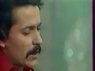 اجرای دیدنی و خاطره‌انگیز فرهاد از آهنگ بوی عیدی/ ویدئو