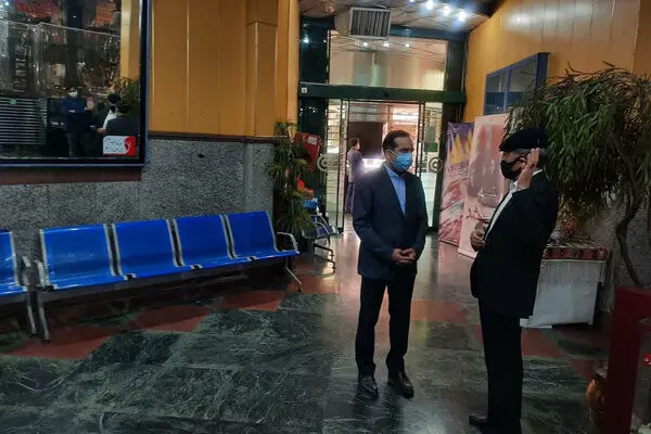 انتظامی به تماشای «خون شد» نشست/ عذرخواهی آقای مدیر از سینماگران