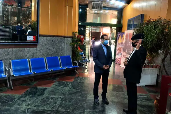 انتظامی به تماشای «خون شد» نشست/ عذرخواهی آقای مدیر از سینماگران
