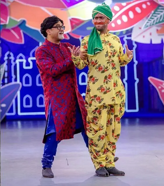 با چشم نیمه بسته رقص نازیبای رامبد جوان را ببین!