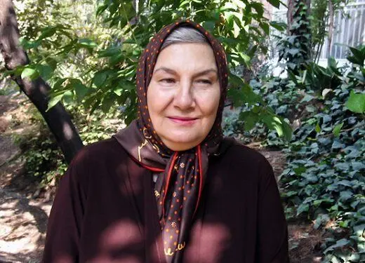 مه‌لقاخانمِ «نون.خ» ۵۱ سال است که صخره‌نوردی می‌کند