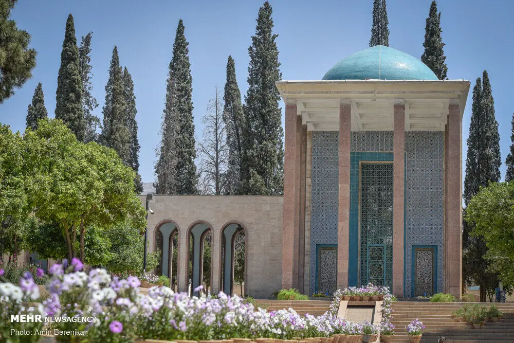 اعتقاد شیخ اجل به صبر بر مشکلات/ آدمی را صبر باید