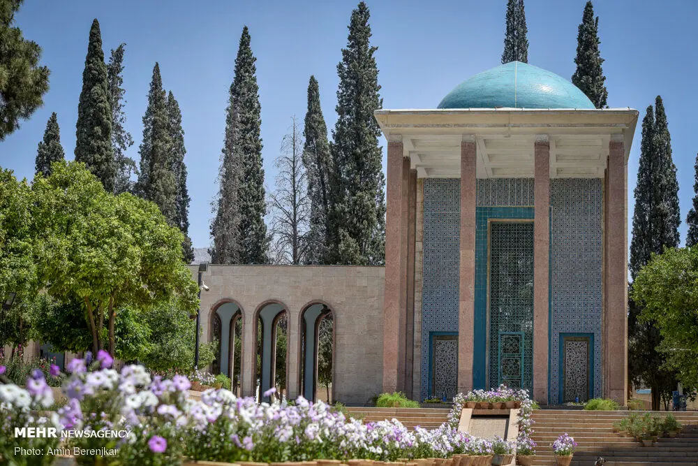 اعتقاد شیخ اجل به صبر بر مشکلات/ آدمی را صبر باید