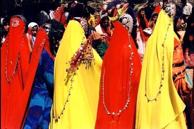 فراخوان مدرن‌سازی پوشش‌های سنتی