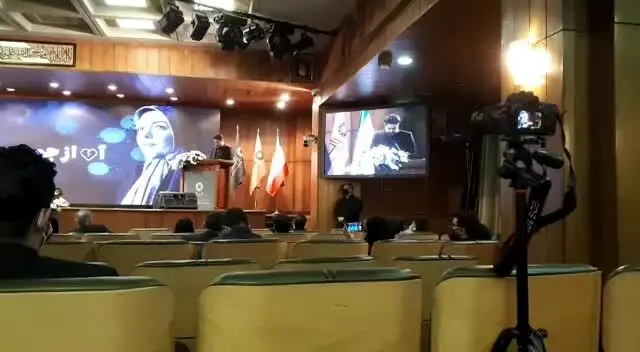 اشک‌ها و زاری سجاد عبادی در مراسم چهلم آزاده نامداری/ حرف‌های وی در رابطه با حواشی انتشار عکس‌های خصوصی + فیلم