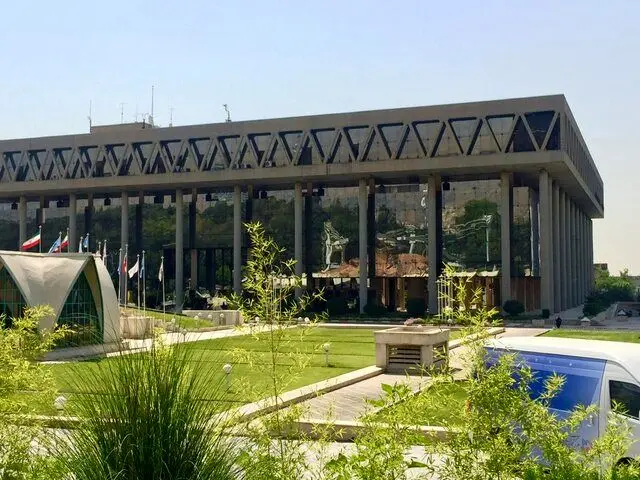 نامزدهای انتخاباتی وارد جام جم شدند + تصاویر