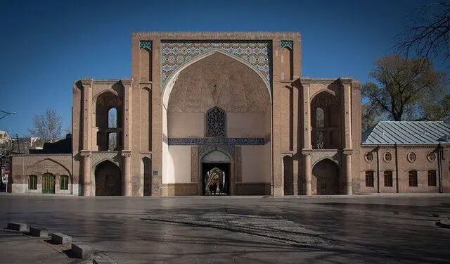 آغاز فاز سوم کف‌سازی محوطه دولتخانه‌ صفوی قزوین