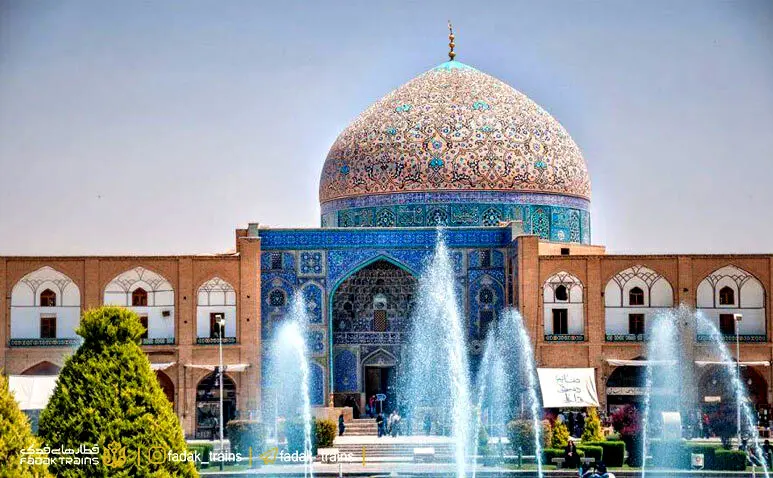 مرمت گنبد شیخ لطف‌الله با حاشیه شروع شد!