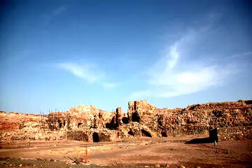 قلعه هشنیز در شهرستان پارسیان ‌مرمت می‌شود