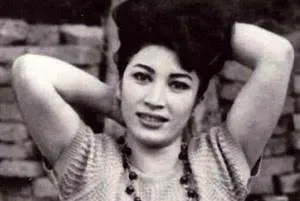 فروغ چگونه مرگ خود را پیش بینی کرد!+ بخشی از شعر اخوان برای فروغ