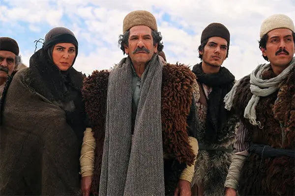 «جشن سربرون» به کمپ انگلیسی‌ها رسید/ تصاویر جدید از سریال الف سیما