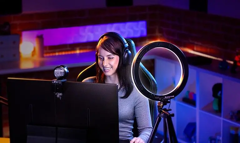 رینگ لایت مناسب تولید محتوا ویدیویی