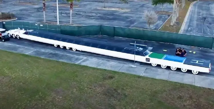 (تصاویر) طویل‌ترین خودروی جهان با محلی برای فرود بالگرد!
