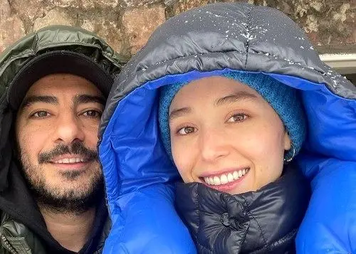 تصویری جدید ازنوید محمدزاده در کنار پدرزنش/ عکس
