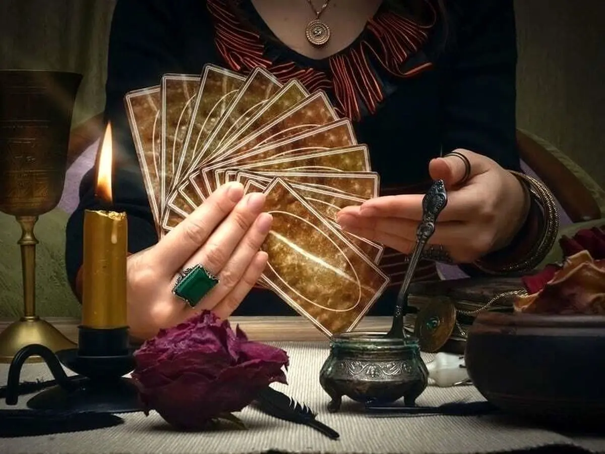 افزایش گرایش به خرافات و طی مسیر از توحید به طلسم؛ روحانیون پاسخ دهند
