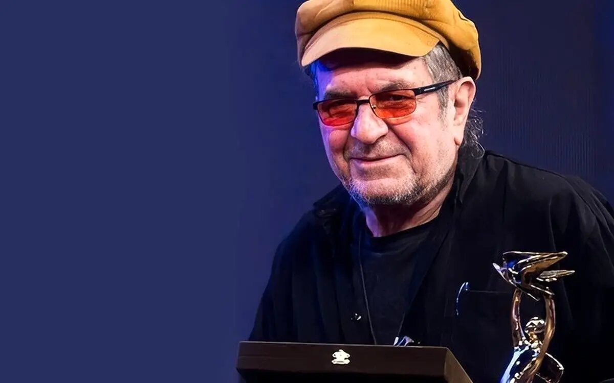 نمایی از سنگ مزار داریوش مهرجویی/ عکس
