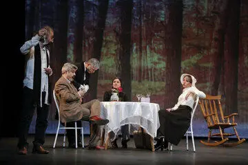 «باغ آلبالو» چگونه ویران شد؟/ اضمحلال اشرافیت
