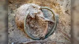 کشف زیورآلات در یک گورستان ماقبل‌تاریخ
