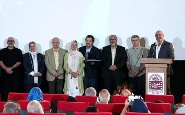 کشور ما از سینما مستند غافل است/ نشان عالی خورشید به چه کسی رسید؟
