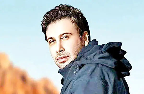 تلاش انسان‌دوستانه خواننده پرطرفدار