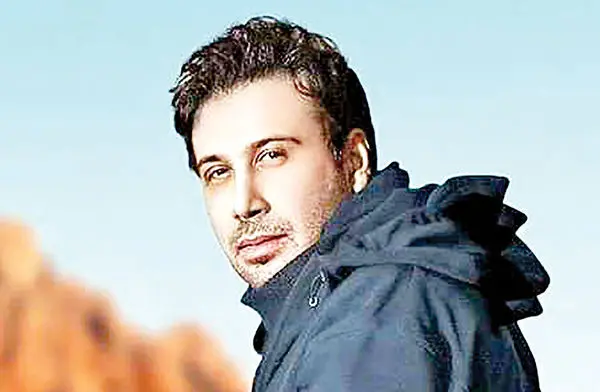 تلاش انسان‌دوستانه خواننده پرطرفدار