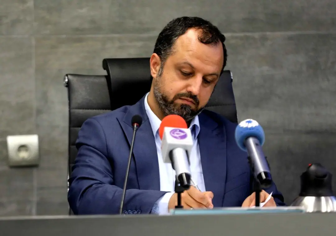حقوق بگیرها بدون ضامن وام زیر ١٠٠ میلیون می‌گیرند
