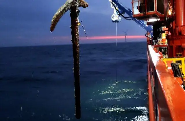 کشف لنگر باستانی در اعماق دریا