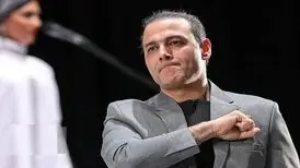 واکنش منحصر به فرد تماشاگران به گرفتگی صدای علیرضا قربانی در کنسرت رشت/ ویدئو
