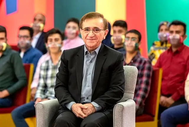 ببینید | جملات قصار جناب خان؛ شوخی جناب خان با دکتر انوشه در خندوانه